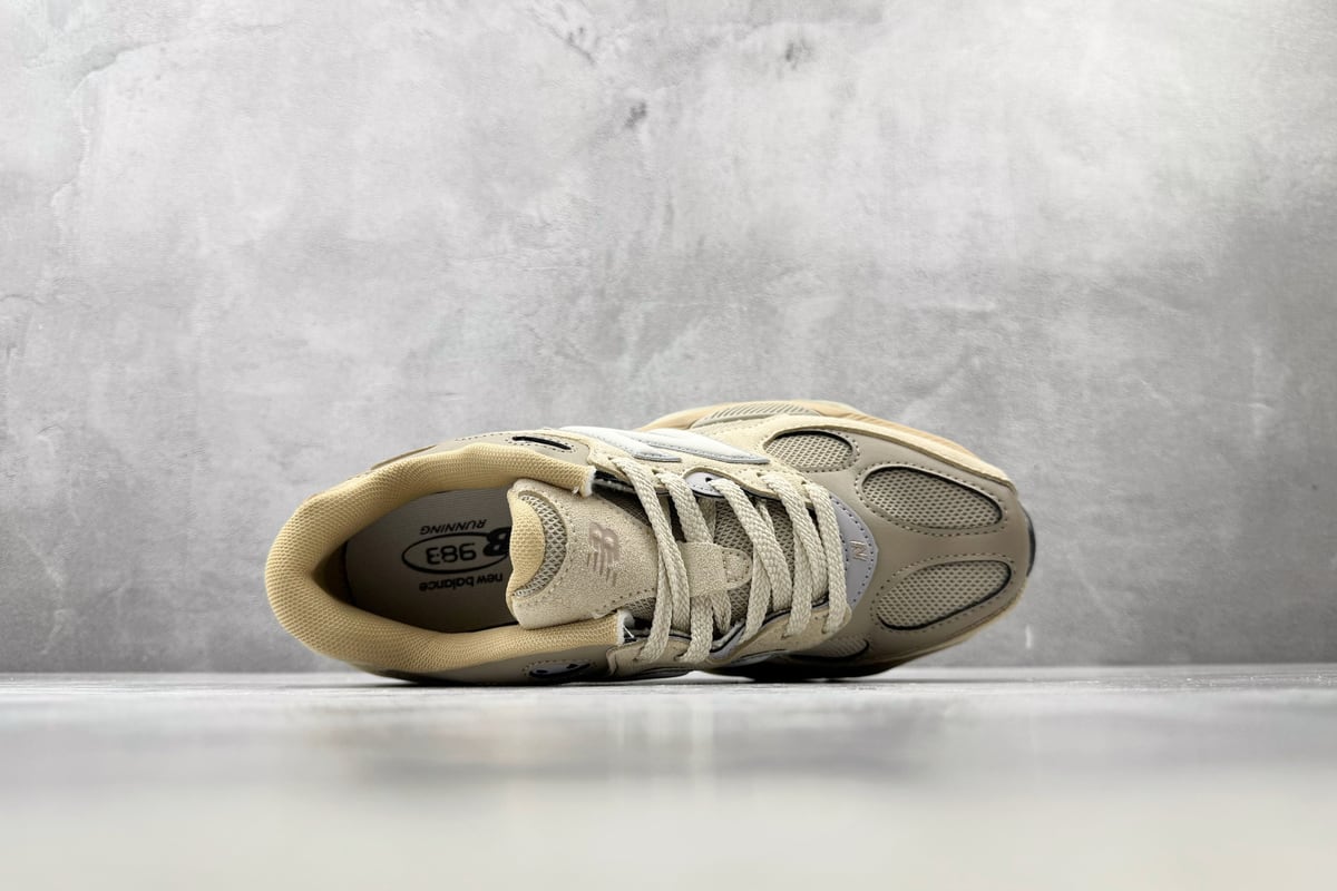 新百伦 New Balance NB 983 米橙 背面实拍图