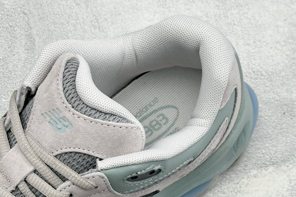 新百伦 New Balance 983系列 新百伦 复古休闲运动慢跑鞋 白黑 上脚实拍图