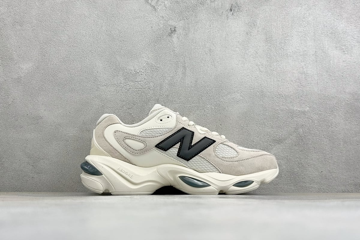 新百伦 New Balance 983系列 新百伦 复古休闲运动慢跑鞋 白 侧面实拍图