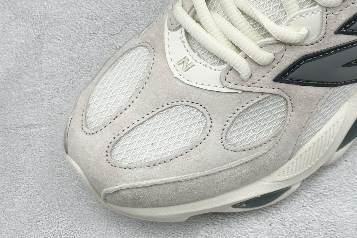 新百伦 New Balance 983系列 新百伦 复古休闲运动慢跑鞋 白 鞋标实拍图