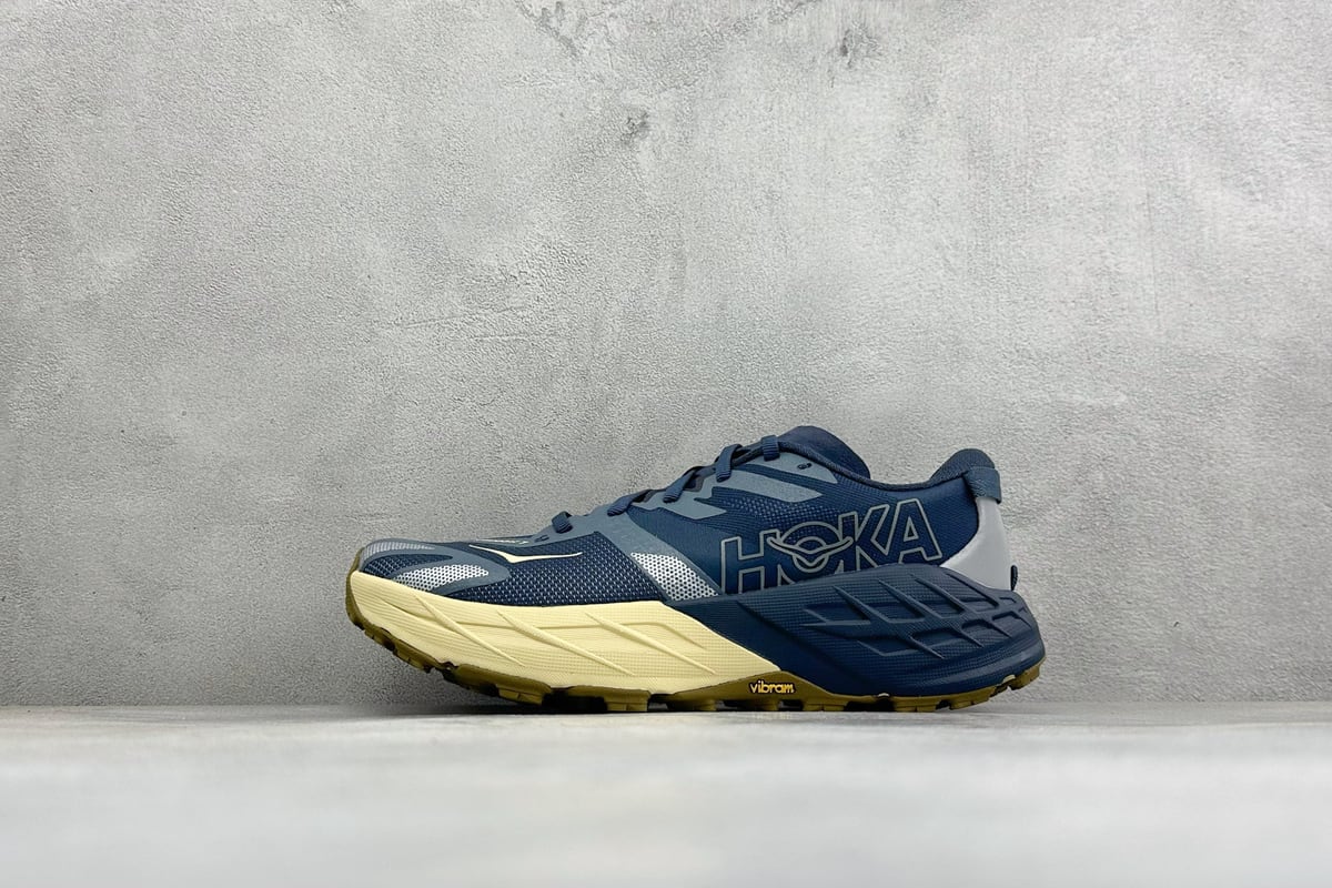 霍伽 HOKA ONE ONE Speed Goat 7 蓝黑 正面实拍图