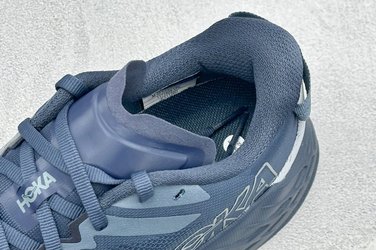霍伽 HOKA ONE ONE Speed Goat 7 蓝黑 上脚实拍图
